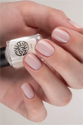 Лак Swanky Stamping для ногтей Укрепляющий №01 молочно-белый 6мл 4673737382143